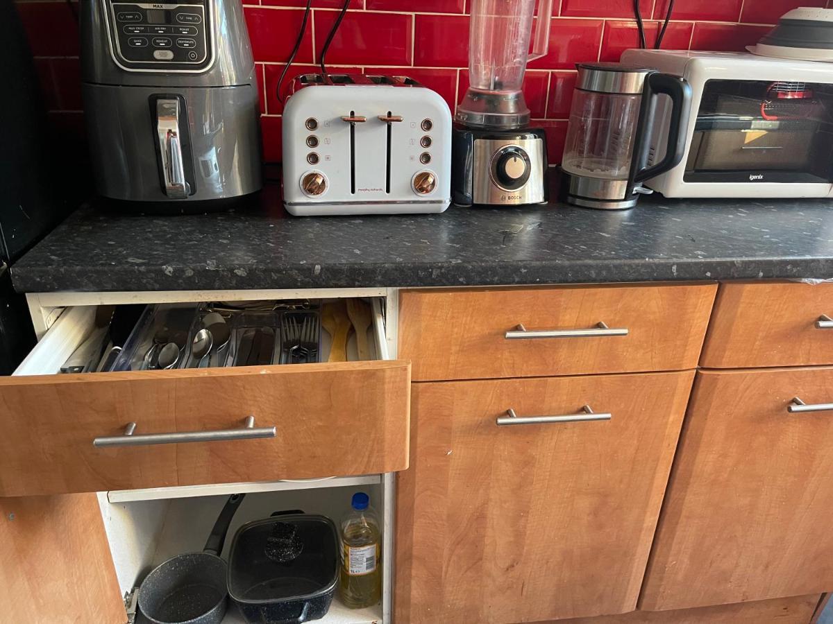 Room With Shared Kitchen Londen Buitenkant foto