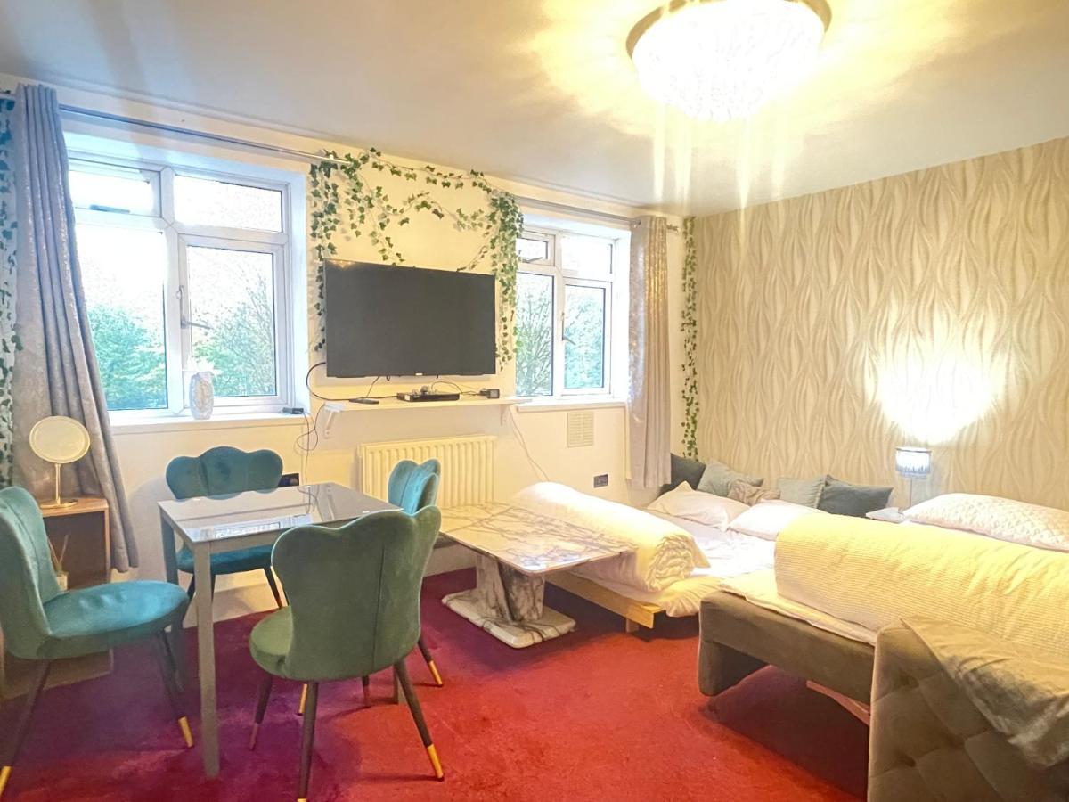 Room With Shared Kitchen Londen Buitenkant foto