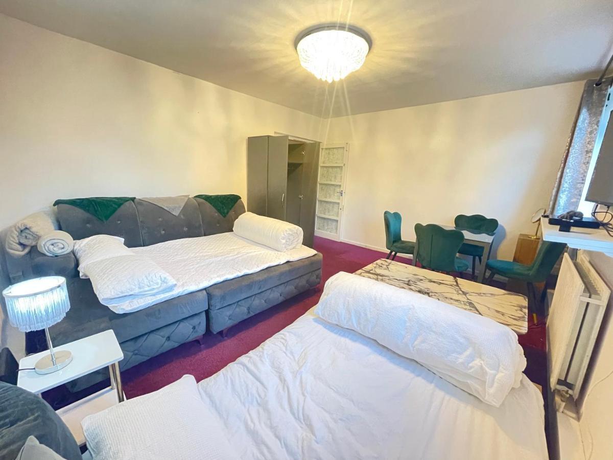 Room With Shared Kitchen Londen Buitenkant foto